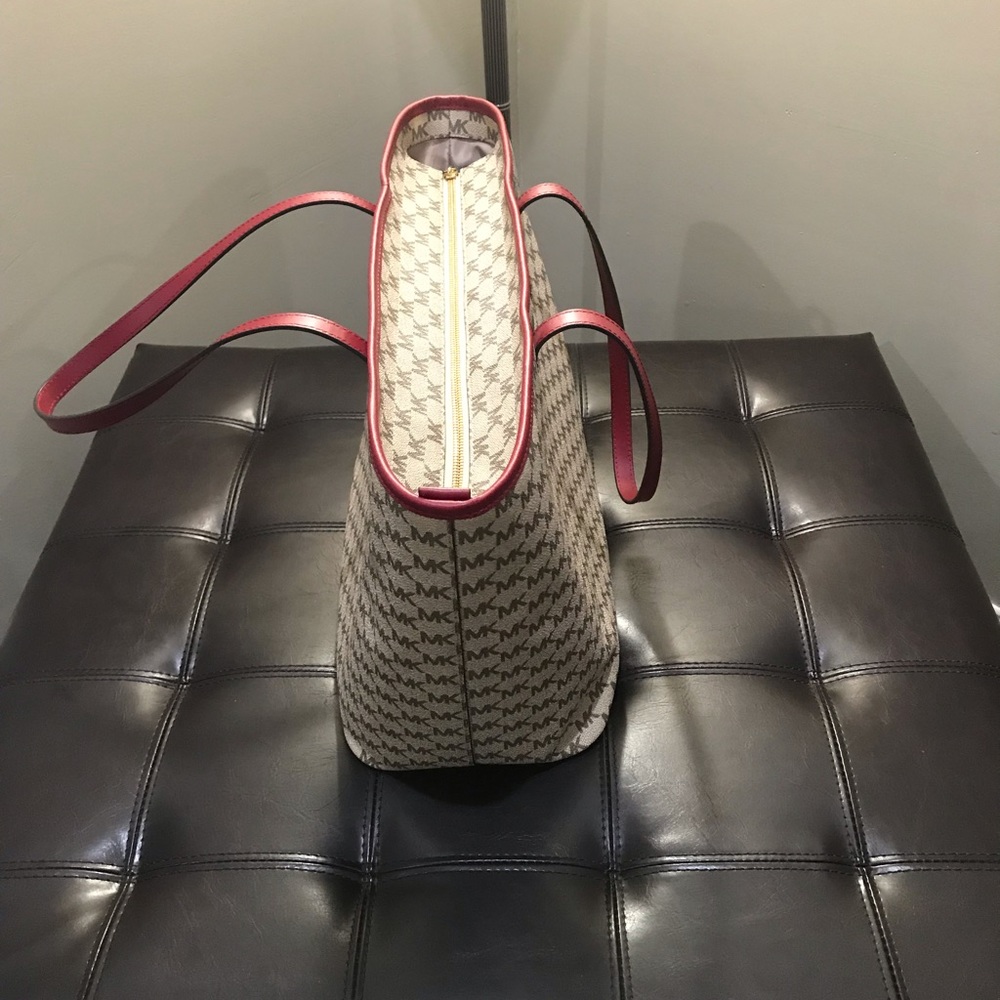 Michael Kors Tote XXXSoldXXX - Picture 7 of 7